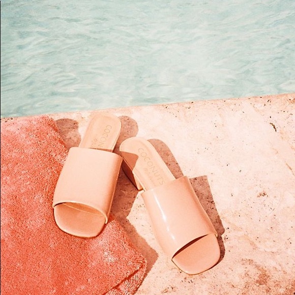 NIB Chic Nude Patent Low Heel Mules - Picture 3 of 8